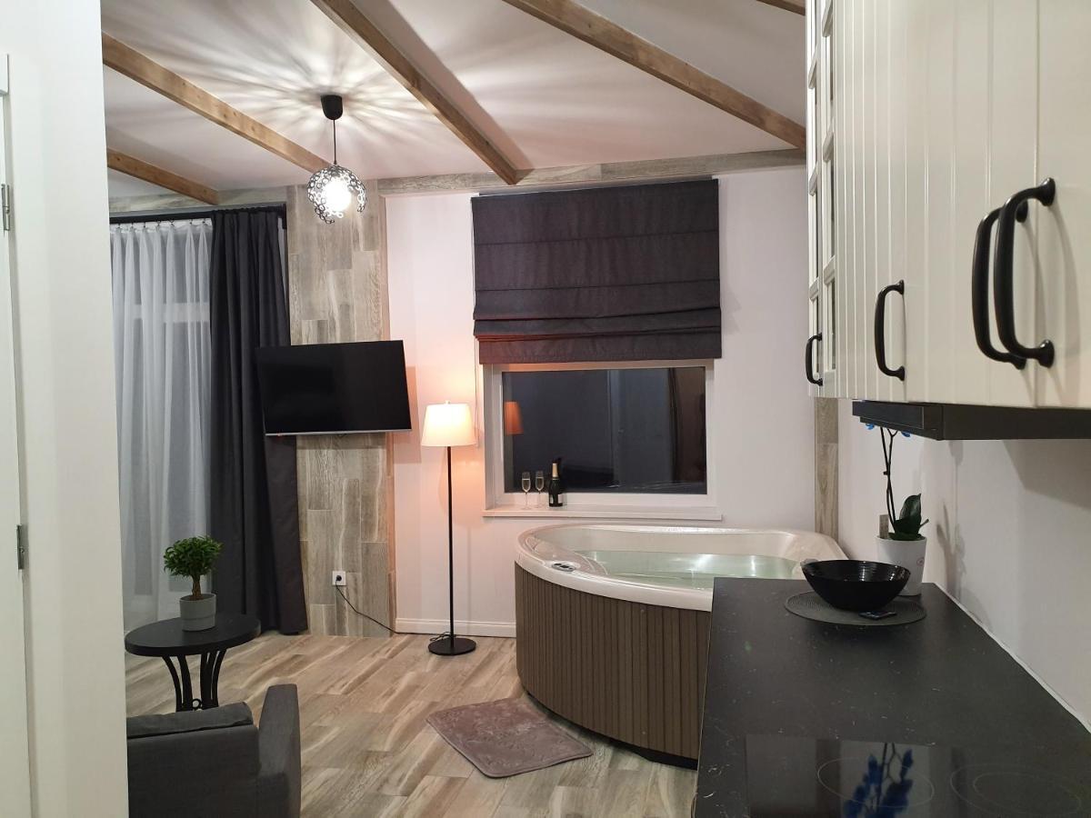 Apartamentai Su Jacuzzi Panevezys Exterior photo